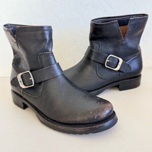 New Frye Veronica Bootie Antique Black Distressed Leather Bootie Size 8.5B